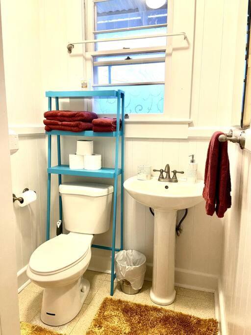 Your Hilo Homebase - Lovely 3 Bedroom In Heart Of Hilo With Ac! Bagian luar foto