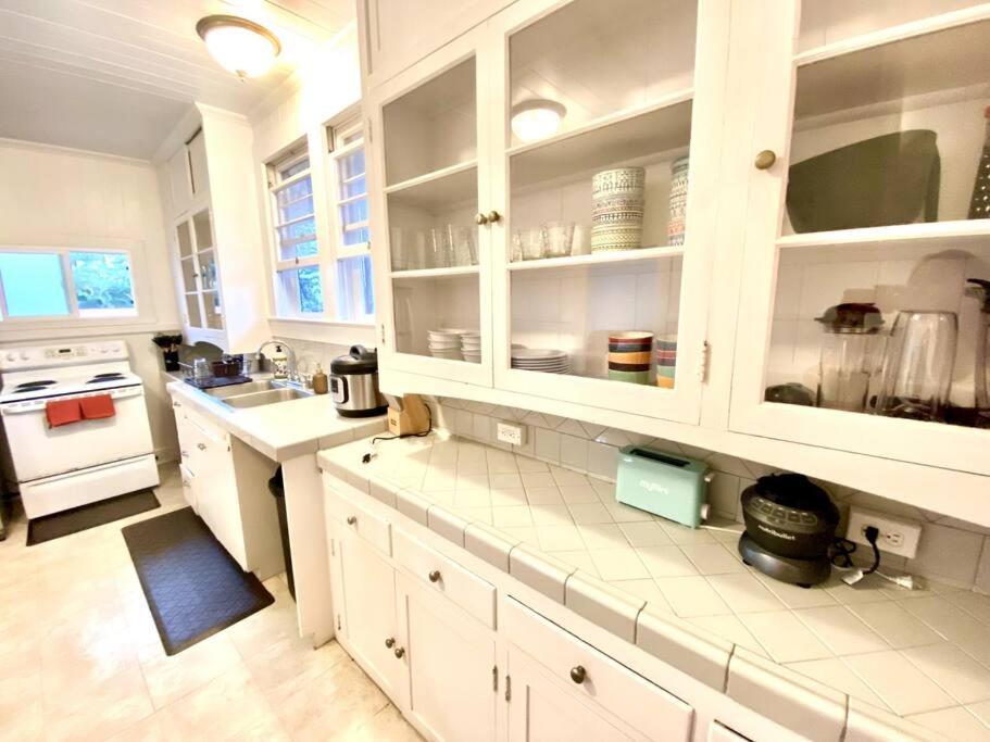 Your Hilo Homebase - Lovely 3 Bedroom In Heart Of Hilo With Ac! Bagian luar foto