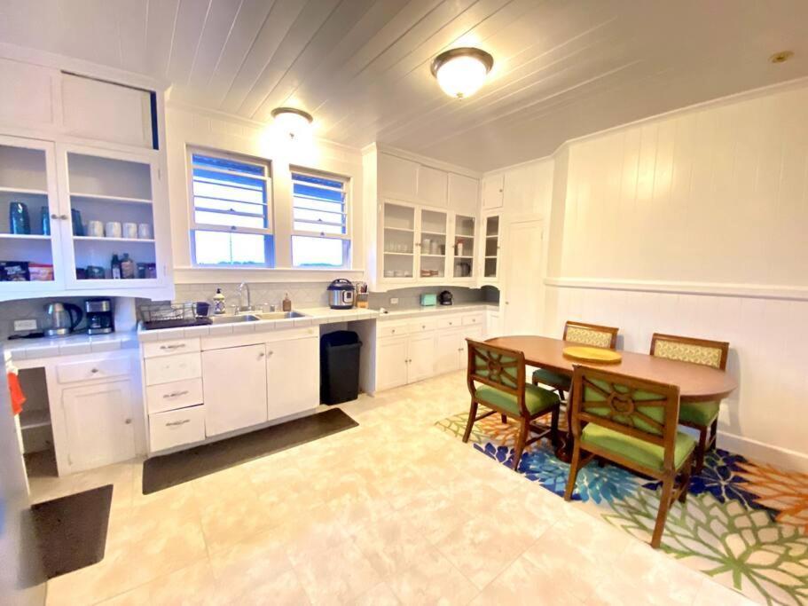 Your Hilo Homebase - Lovely 3 Bedroom In Heart Of Hilo With Ac! Bagian luar foto